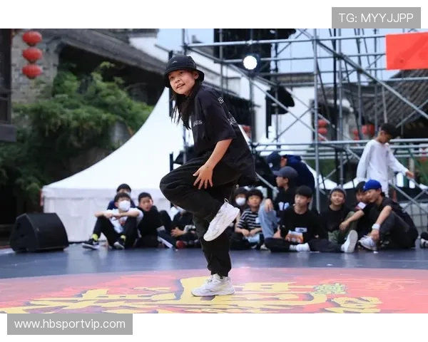 上海街舞队在攀岩联赛中的耐力表现分析与精彩瞬间回顾 上海街舞队在攀岩联赛中的耐力表现分析与精彩瞬间回顾