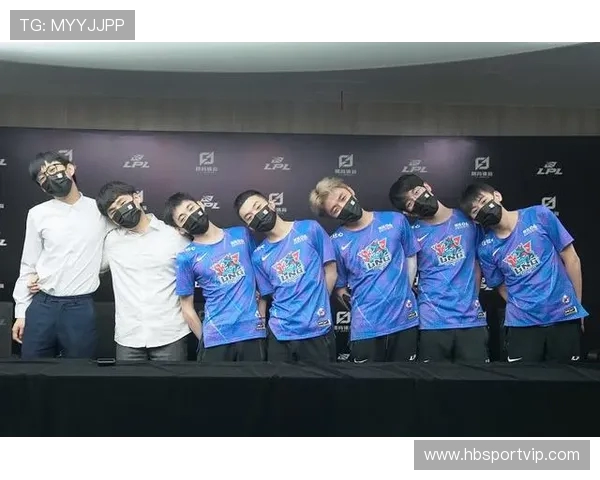 王者荣耀深度解析：LNG战队如何通过团队协作赢得比赛胜利