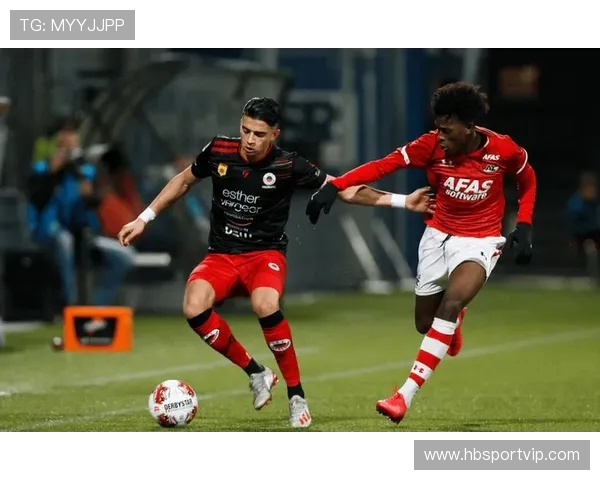 埃因霍温与鹿特丹的激烈对决揭示荷甲赛季的精彩与悬念