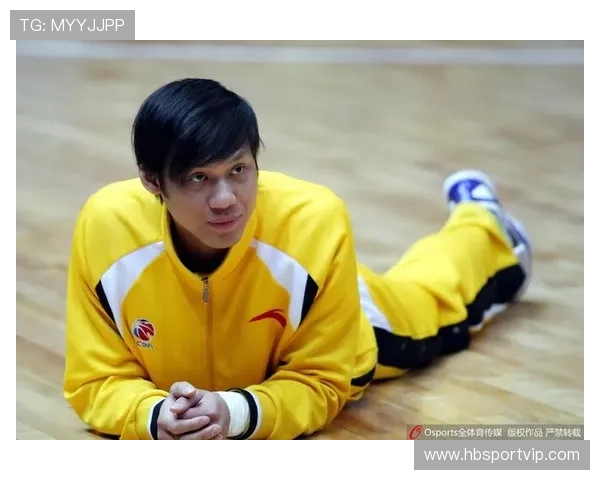 贺希宁：从青涩球员到篮球场上的闪耀明星之路